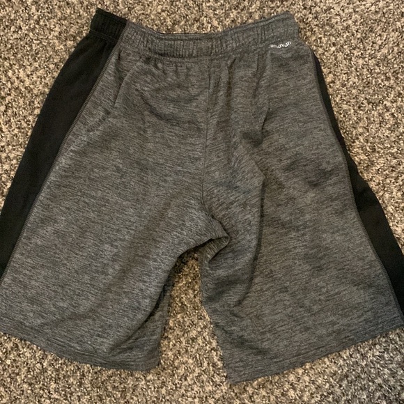Adidas fleece shorts with zipper pockets. - Picture 3 of 6